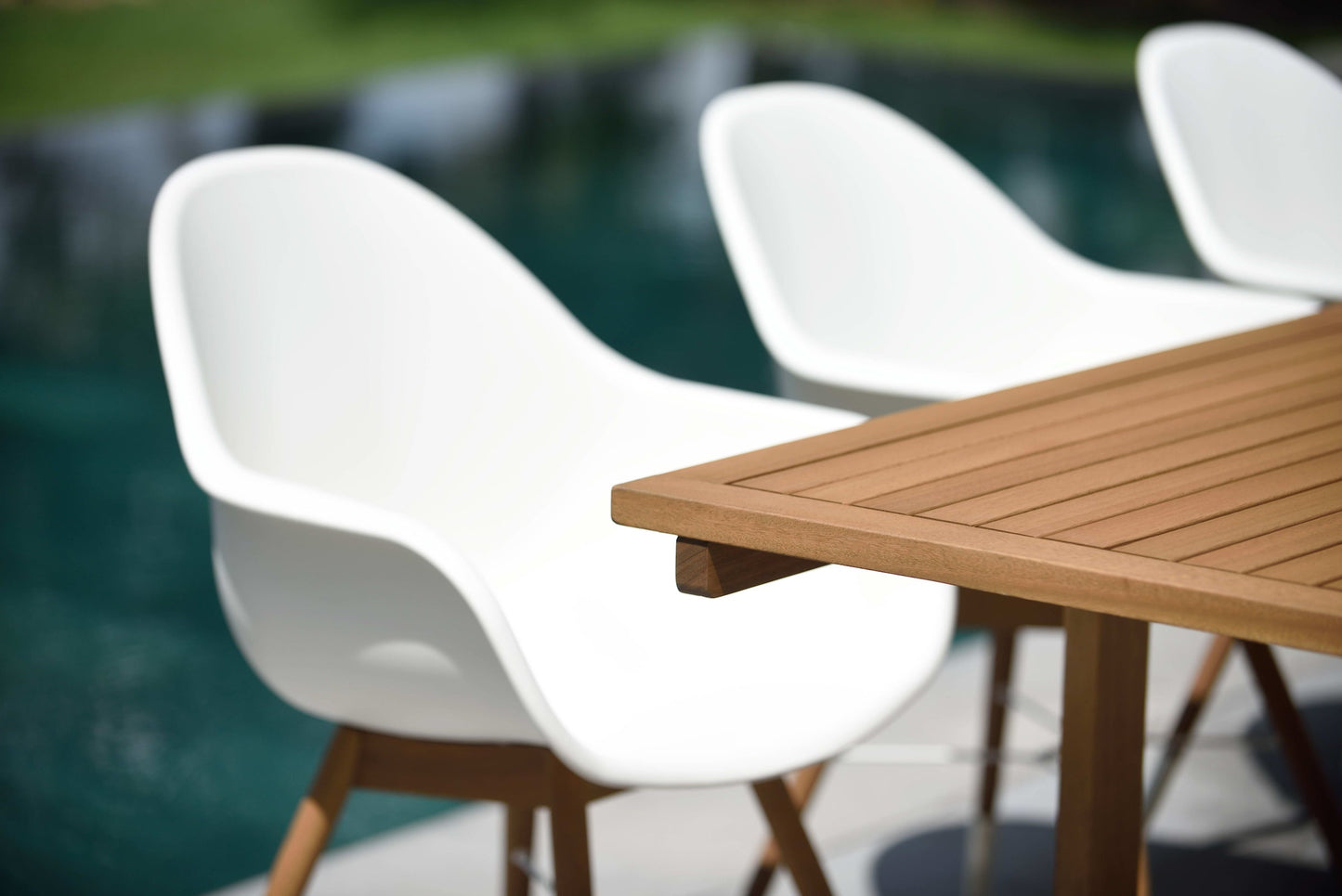 Extendable Table and 8 Armchair Dining Set
