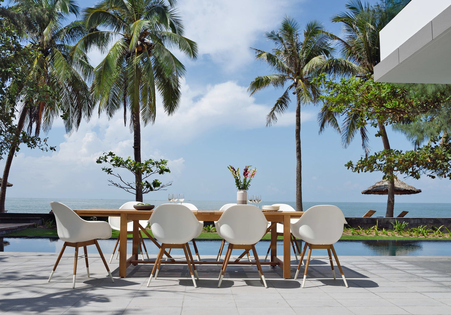 Extendable Table and 8 Armchair Dining Set